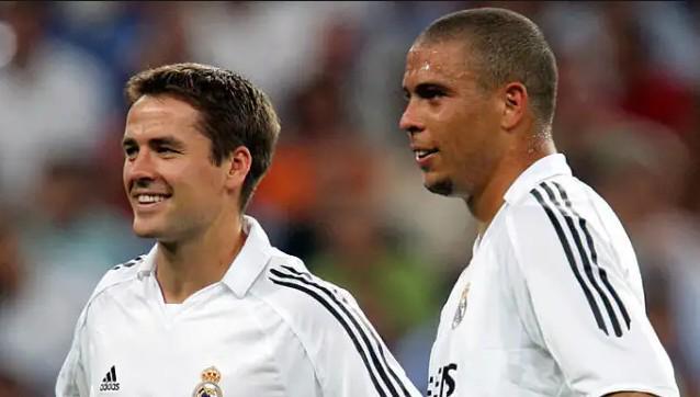 挥舞着夺冠 挥舞着夺冠